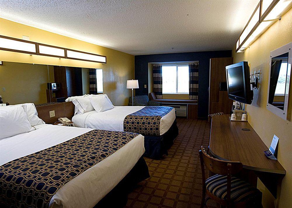 Quality Inn & Suites Watertown Fort Drum Calcium Chambre photo