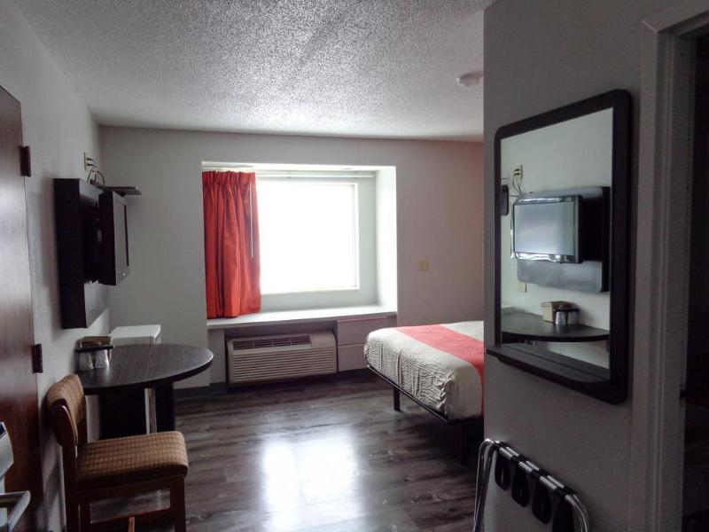 Quality Inn & Suites Watertown Fort Drum Calcium Extérieur photo